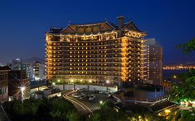 โรงแรมคอมโมดอร์